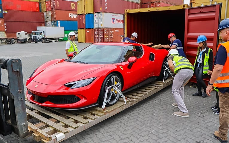 AÇÃO FERRARI 0KM ou dinheiro na conta